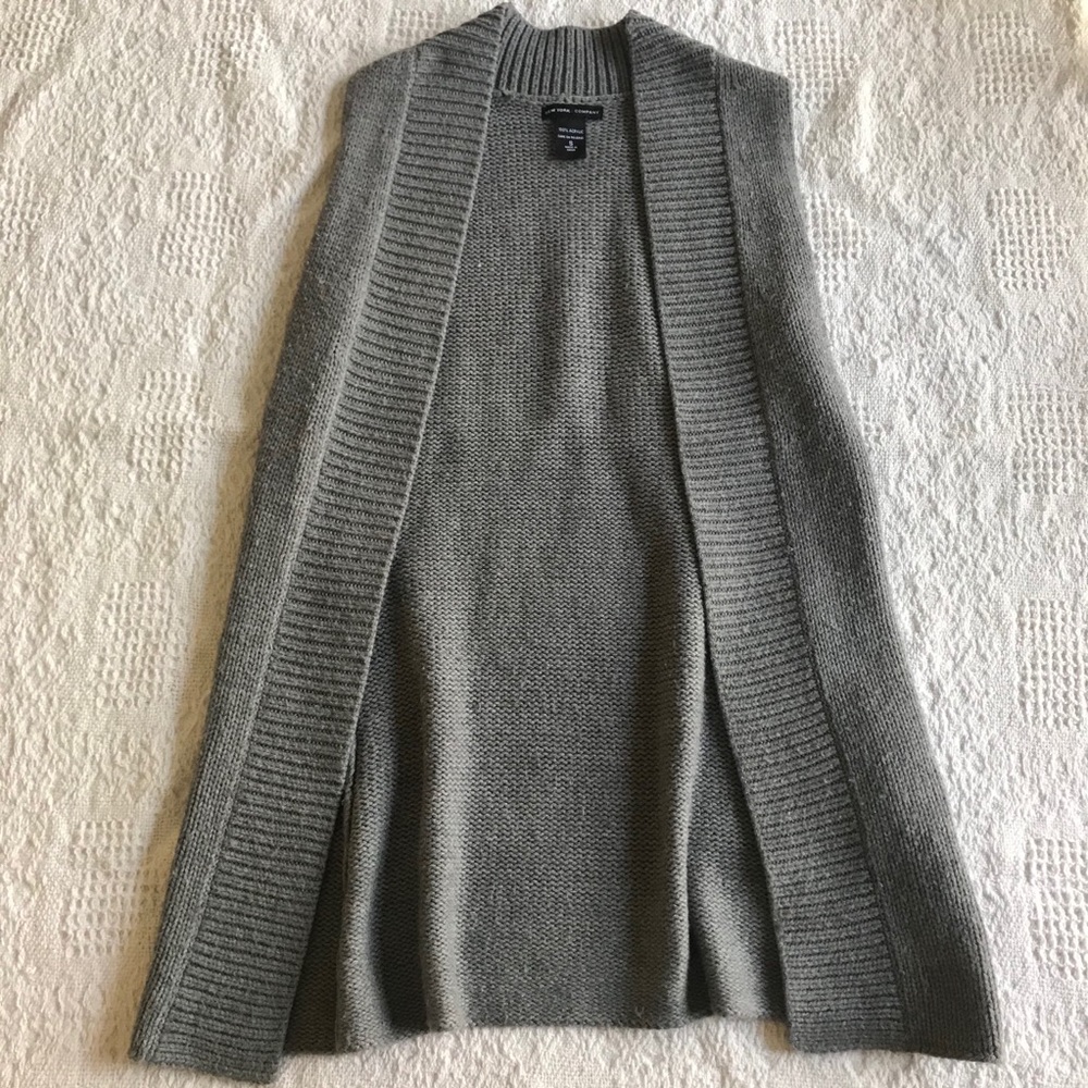 New York & Company gray sleeveless sweater